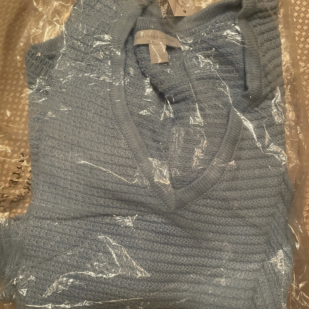 NWT NEW YORK & CO V-Neck Dolman Tunic Sweater BLUE MEDIUM - Picture 4 of 9